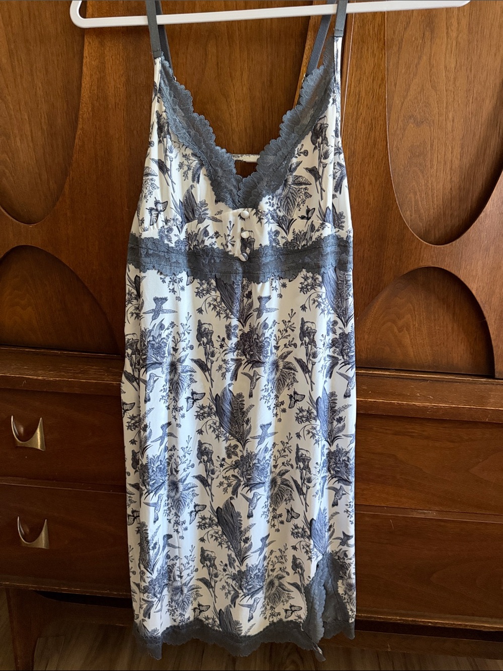 Laundry By Shelli Segal Blue and White Floral Lace-Trim Slip